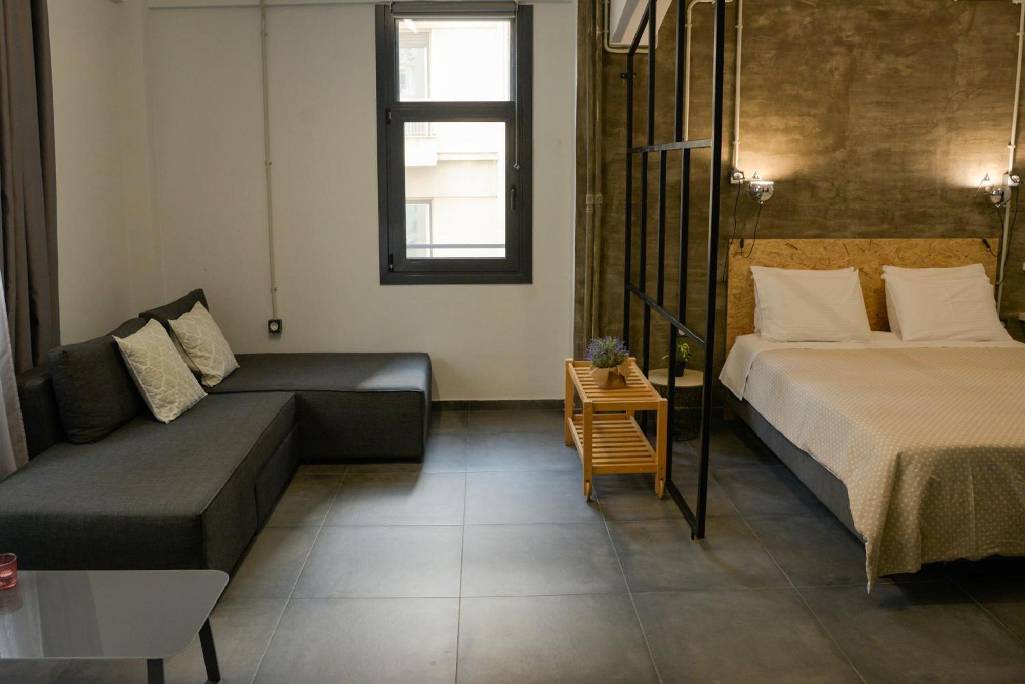 Virginia'S Boutique Apartments Athens Exterior photo